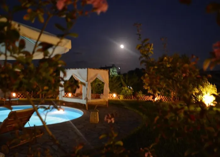 Private Pool Garden Bbq 5' Sea *