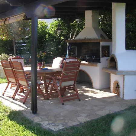 Private Pool Garden Bbq 5' Sea *