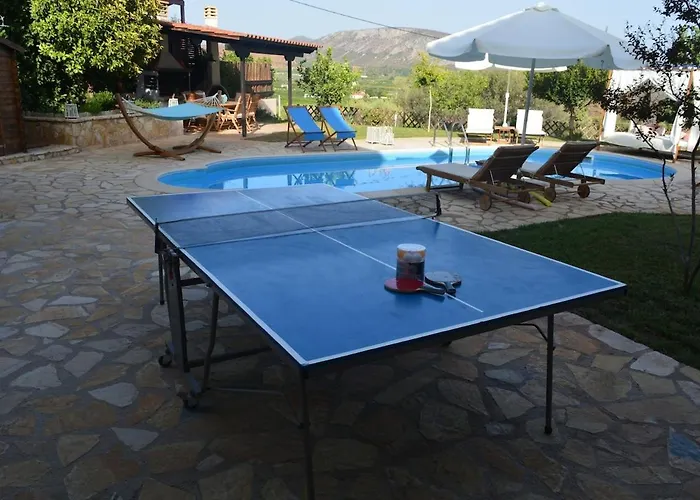 Private Pool Garden Bbq 5' Sea